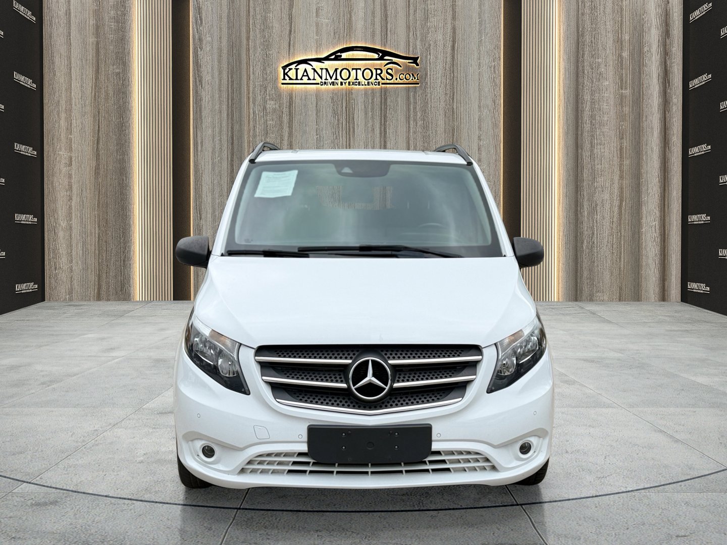 Used 2018 Mercedes-Benz Metris Passenger image 6