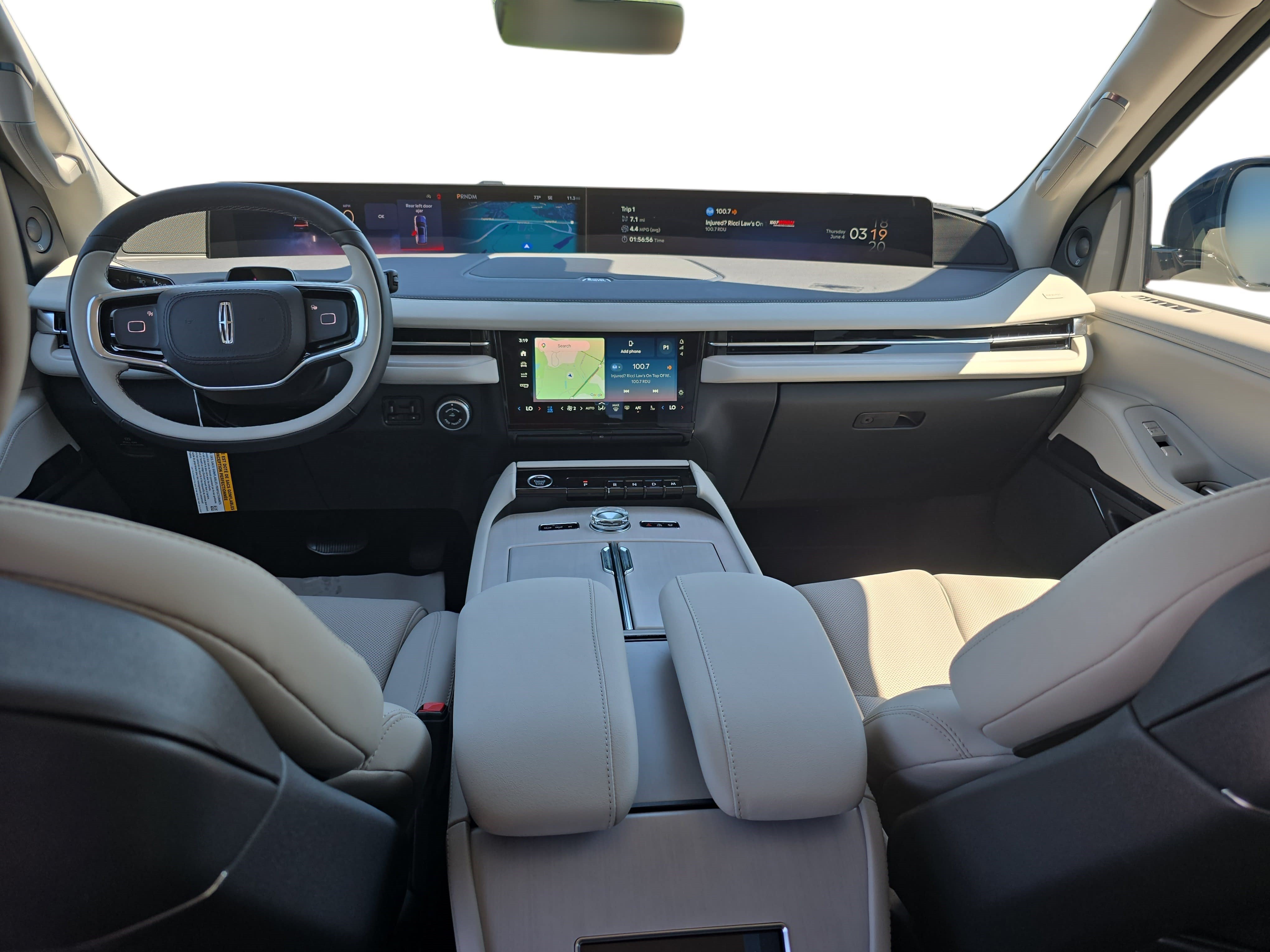 New 2026 Lincoln Navigator Premiere AWD/4WD image 9