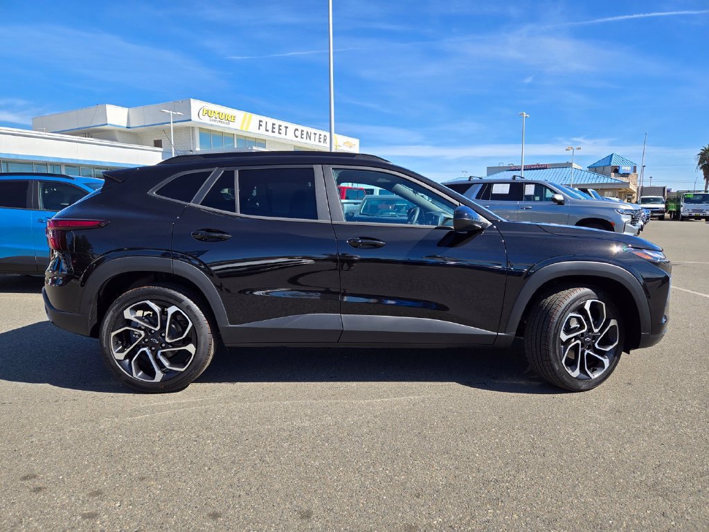 New 2026 Chevrolet Trax RS w/ Driver Confidence Package FWD image 2