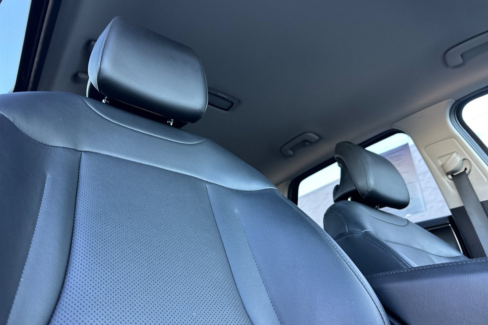 Used 2023 Kia Sportage EX image 14