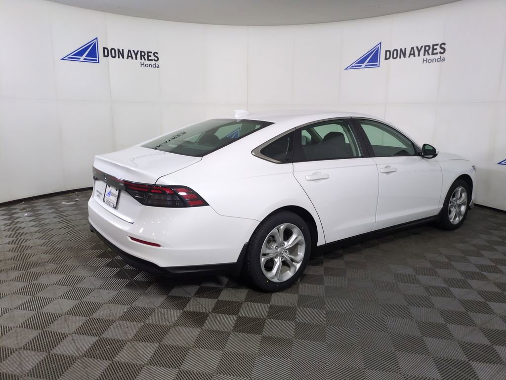 Certified 2023 Honda Accord LX image 9