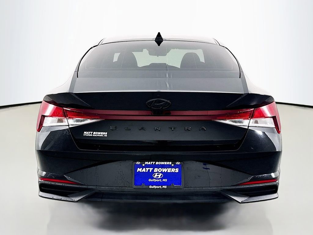 Used 2023 Hyundai Elantra SEL FWD image 6