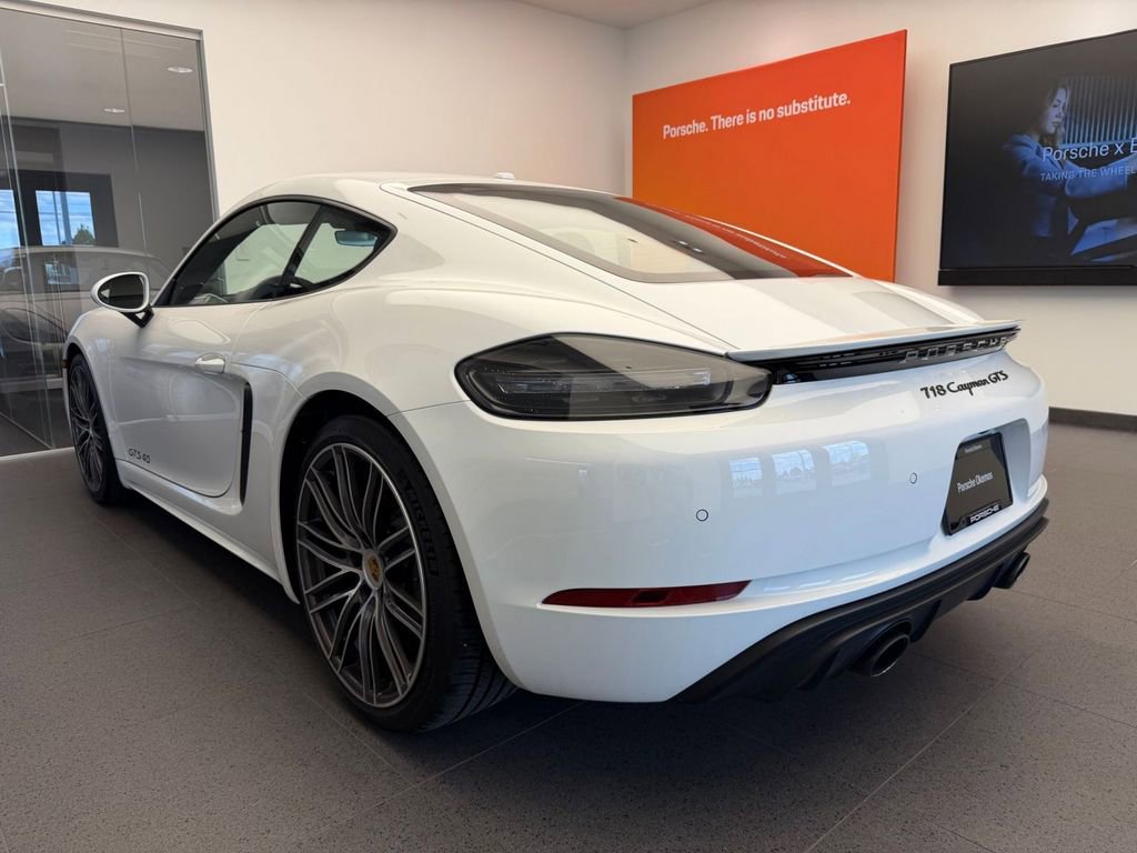 Used 2021 Porsche 718 Cayman GTS RWD image 3