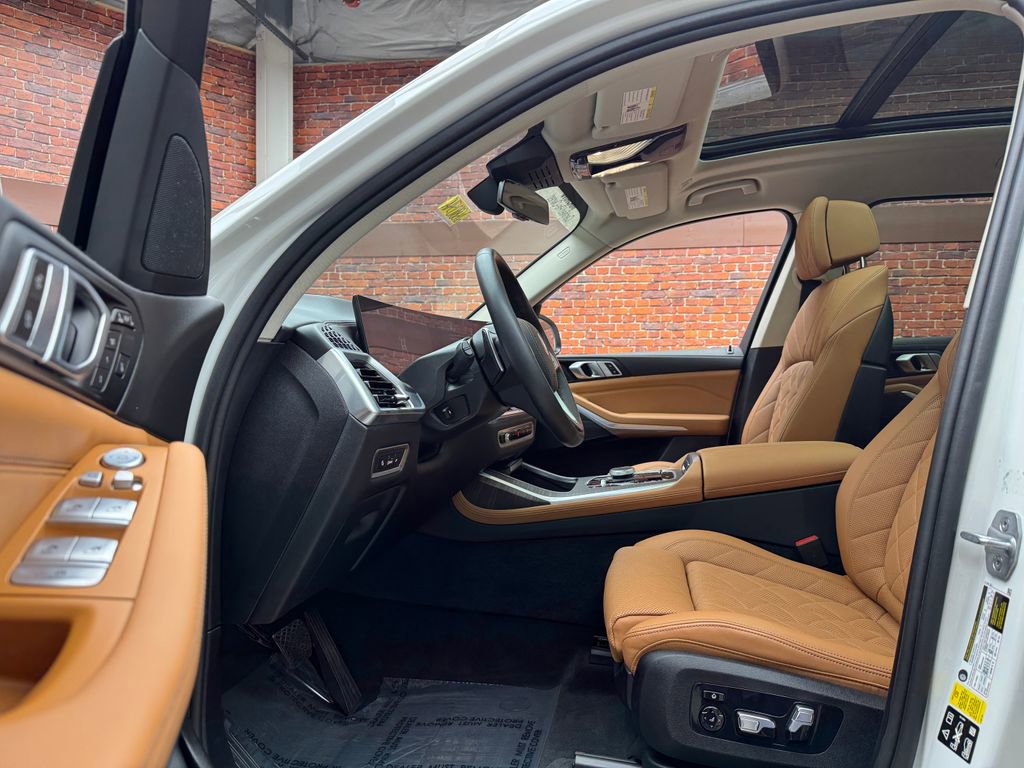 Certified 2024 BMW X7 xDrive40i w/ Climate Comfort Package image 22