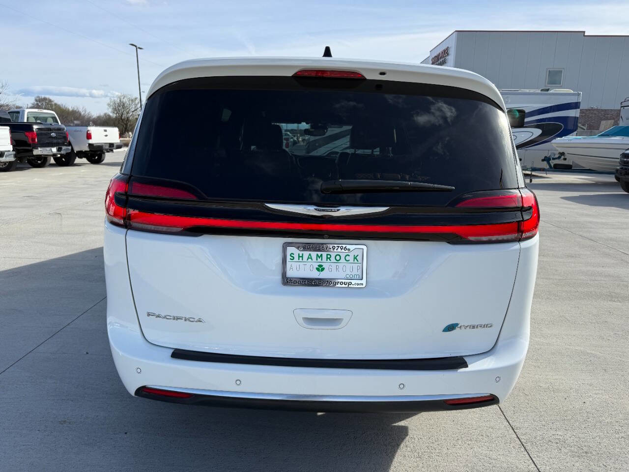 Used 2023 Chrysler Pacifica Pinnacle image 4
