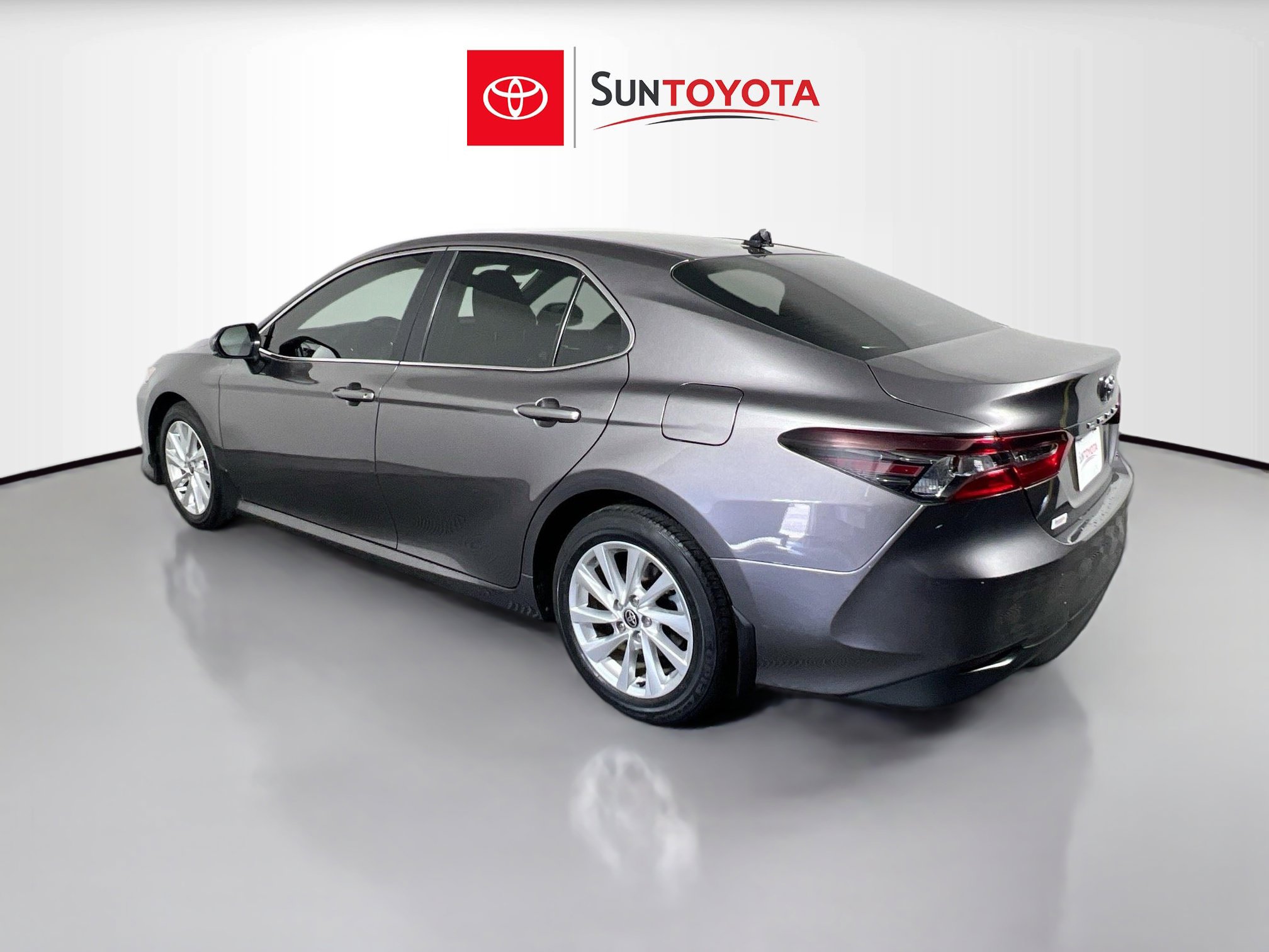 Used 2021 Toyota Camry LE w/ Carpet Mat Package (TMS) image 6