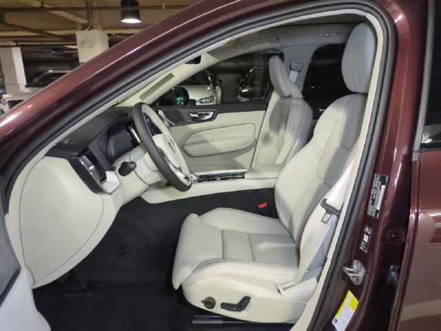 New 2026 Volvo XC60 B5 Ultra w/ Climate Package PRO AWD/4WD image 13