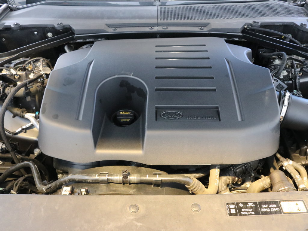 Used 2023 Land Rover Defender 110 X-Dynamic SE AWD/4WD image 46