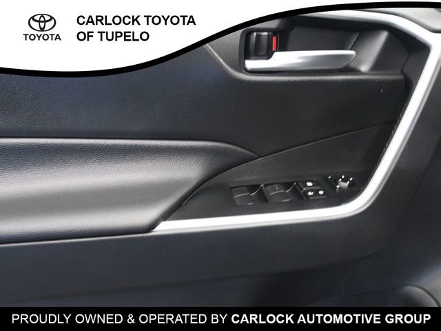 Used 2021 Toyota RAV4 XLE w/ Convenience Package FWD image 28
