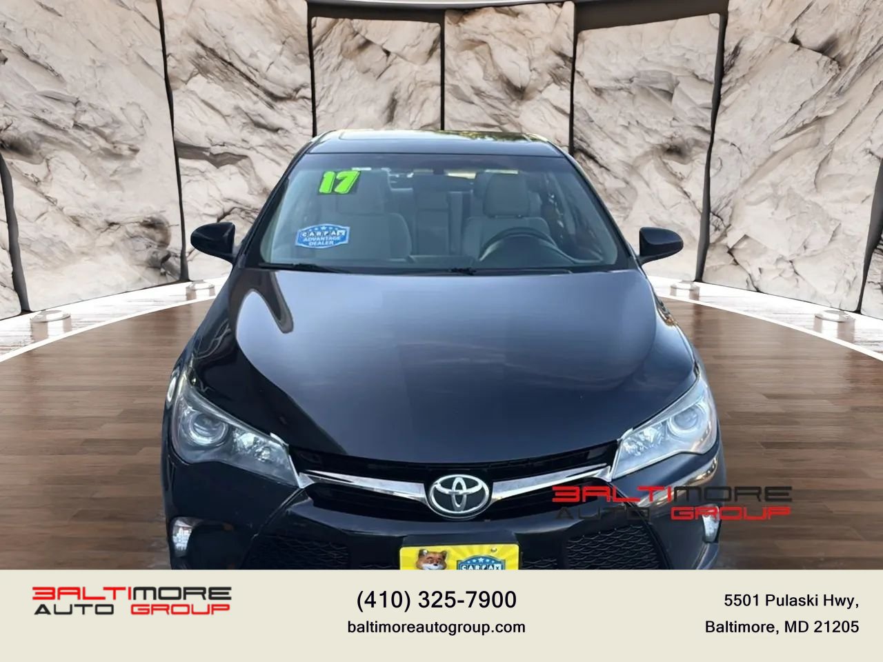 Used 2017 Toyota Camry SE w/ Moonroof Package FWD image 21