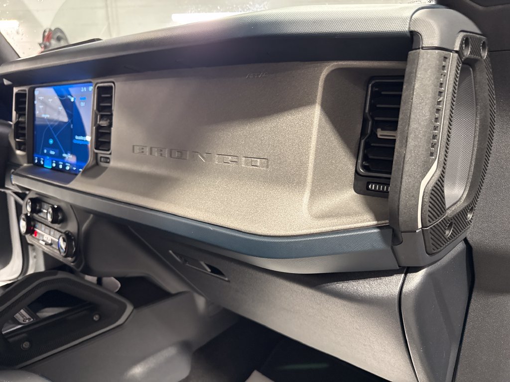 Used 2024 Ford Bronco Outer Banks AWD/4WD image 36