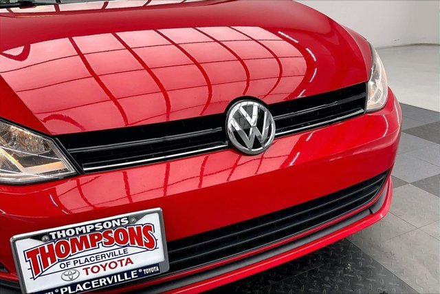 Used 2017 Volkswagen Golf SE image 31