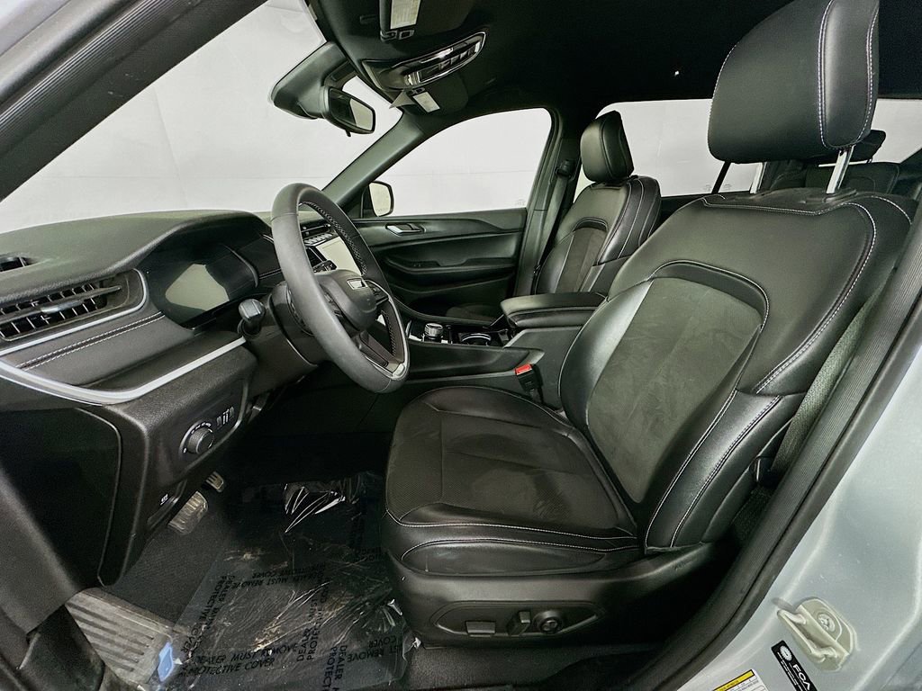 Certified 2023 Jeep Grand Cherokee L Altitude image 32