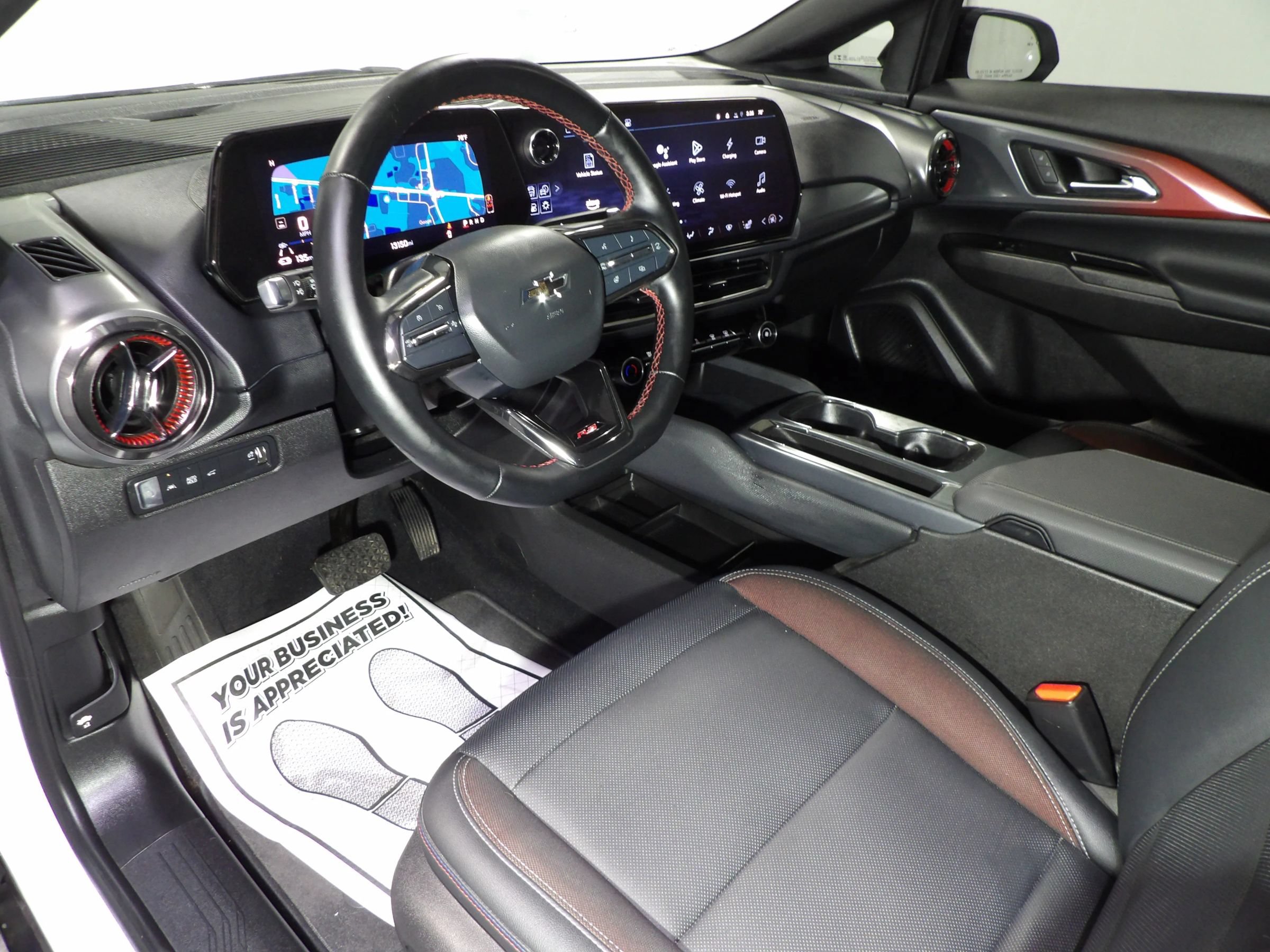 Used 2024 Chevrolet Equinox EV RS FWD image 13