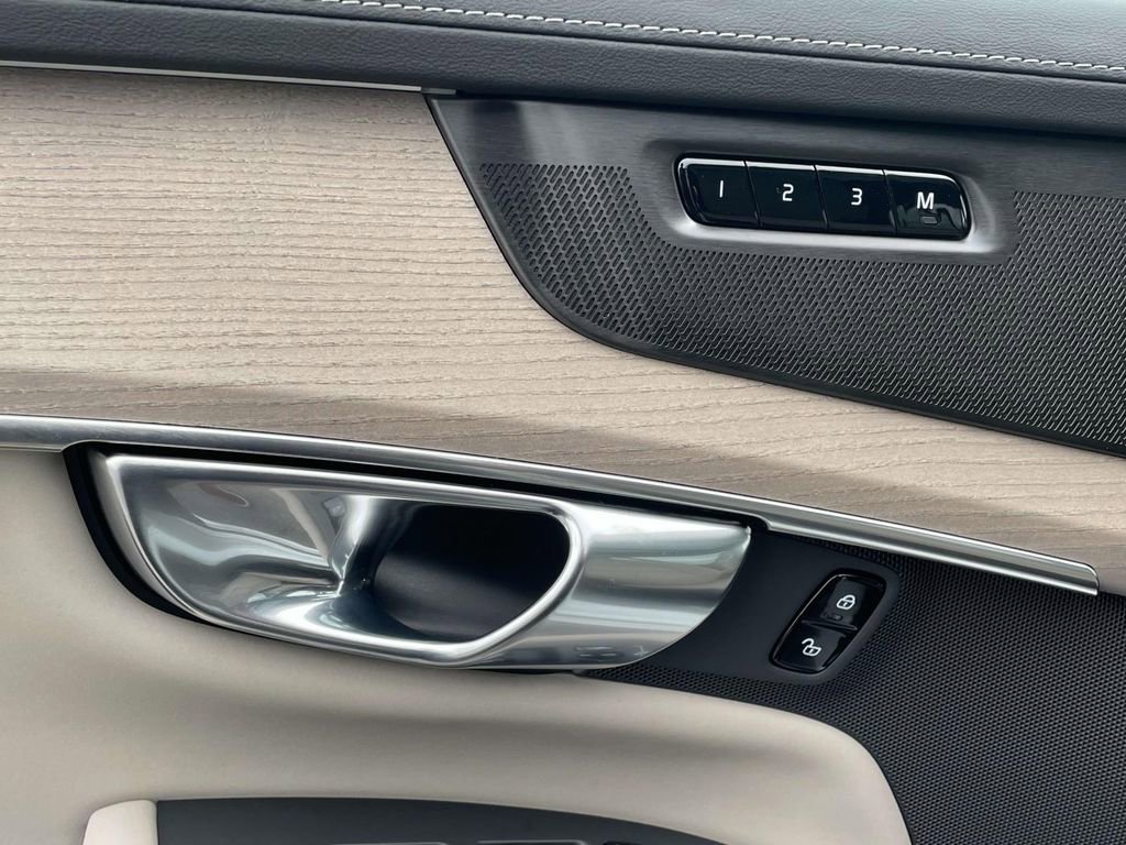 New 2026 Volvo XC90 B6 Ultra w/ Protection Package Premier image 8