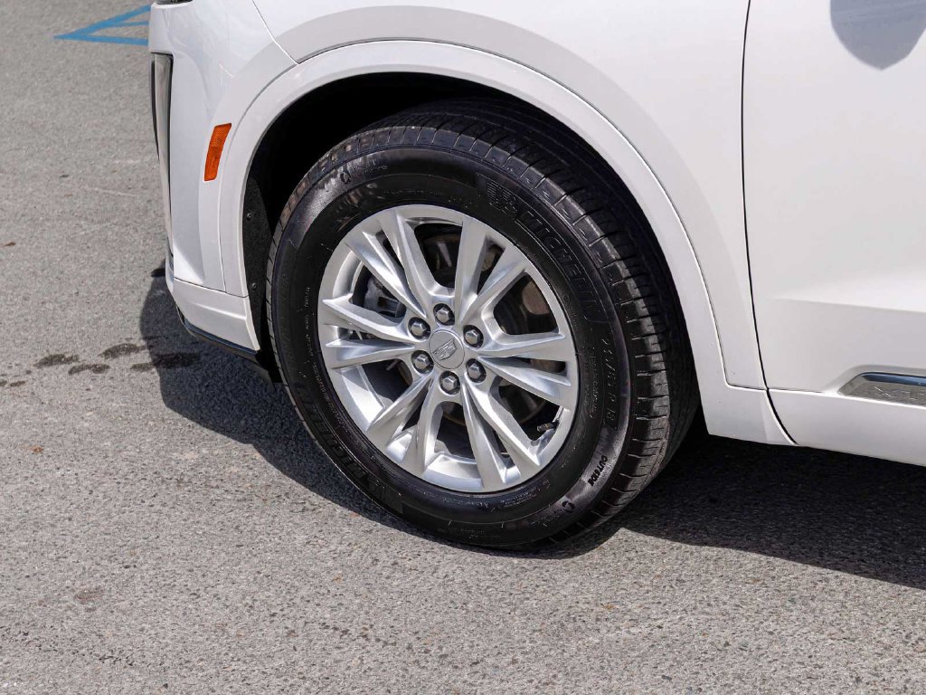 Used 2024 Cadillac XT6 Luxury w/ LPO, Floor Liner Package AWD/4WD image 7