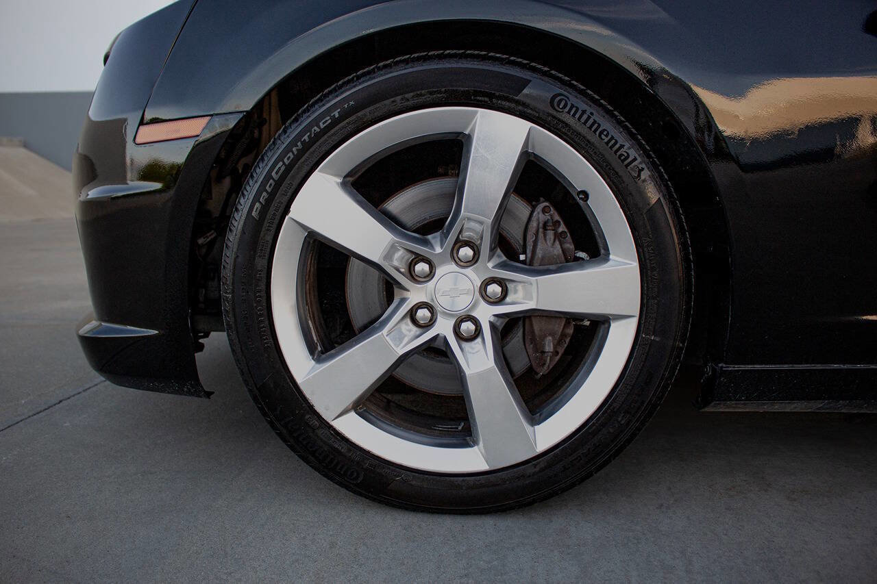 Used 2013 Chevrolet Camaro SS w/ RS Package RWD image 16