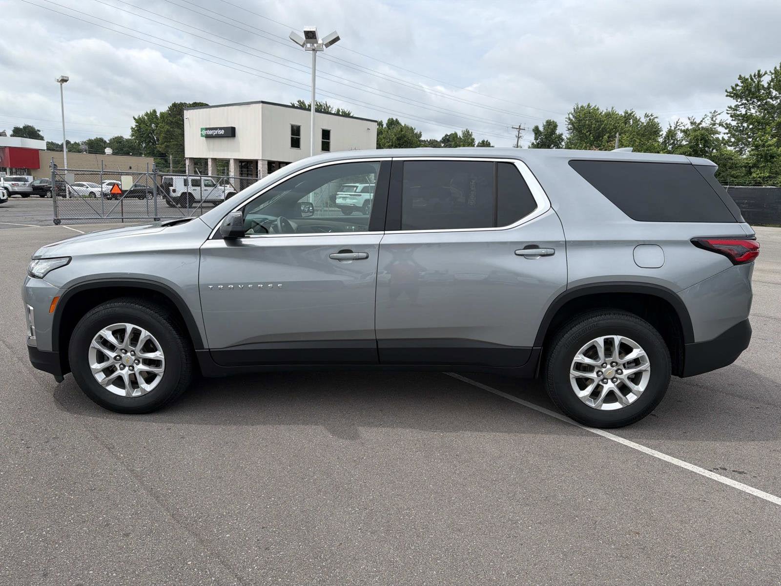Certified 2023 Chevrolet Traverse LS FWD image 4