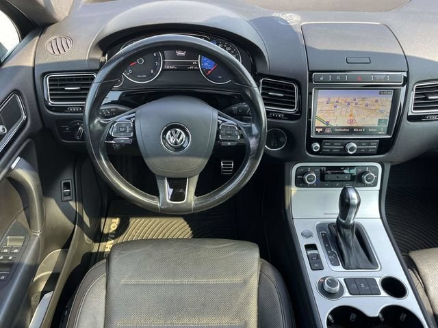 Used 2017 Volkswagen Touareg Wolfsburg Edition AWD/4WD image 18