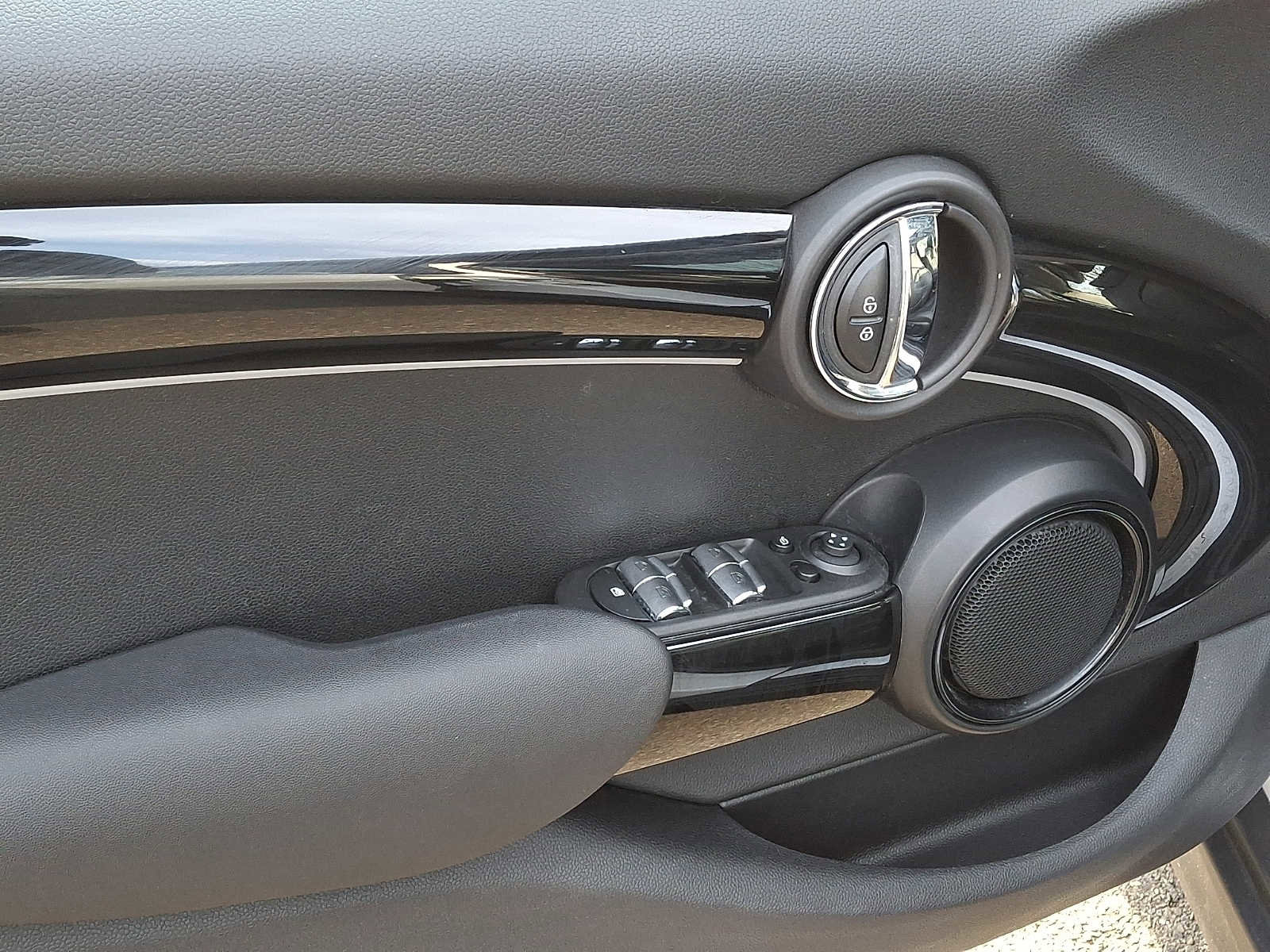 Certified 2023 MINI Cooper S image 8