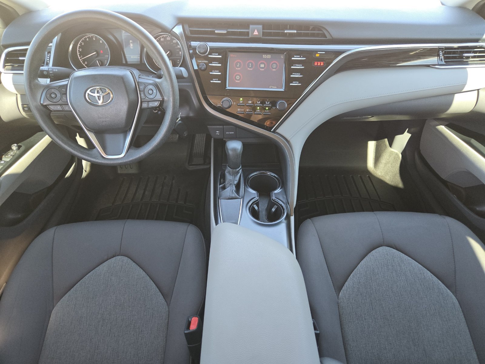 Used 2018 Toyota Camry LE FWD image 28