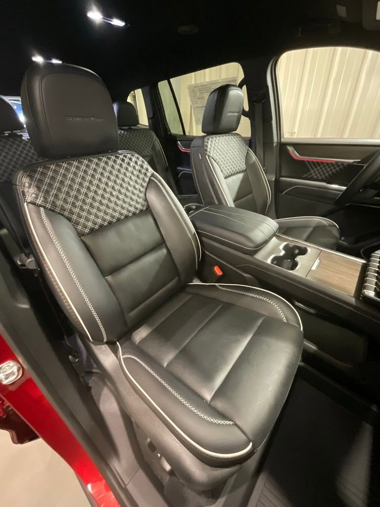 Used 2025 GMC Acadia Denali w/ Super Cruise Package image 15