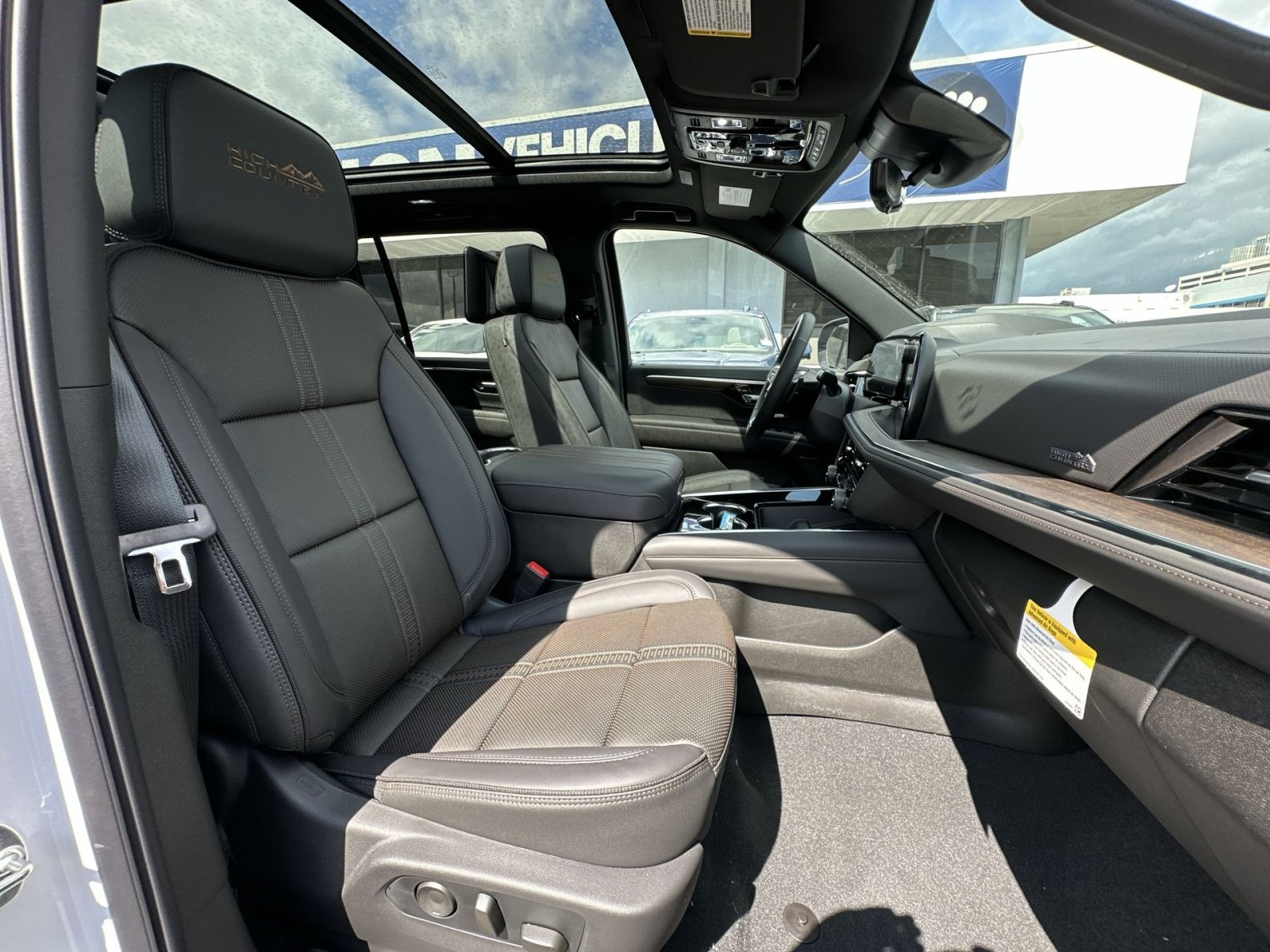 New 2026 Chevrolet Suburban High Country AWD/4WD image 28