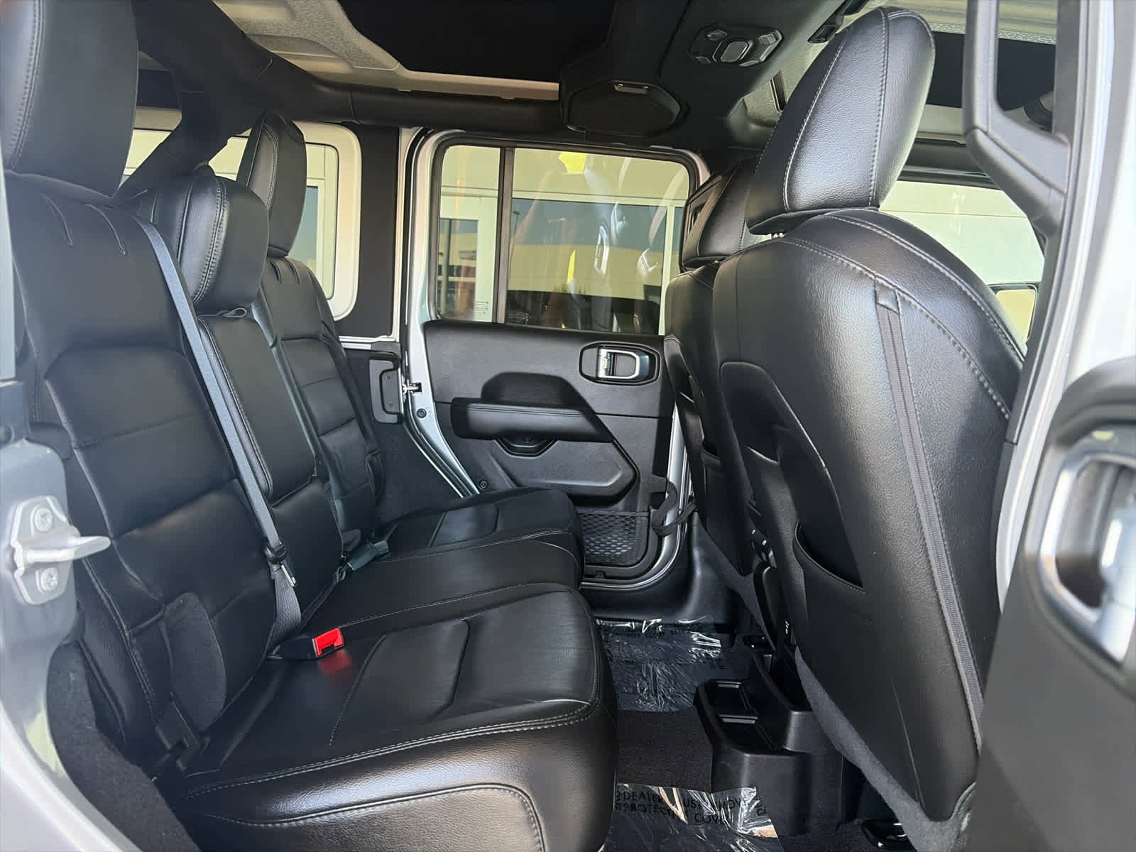 Used 2021 Jeep Wrangler Unlimited Sahara AWD/4WD image 13
