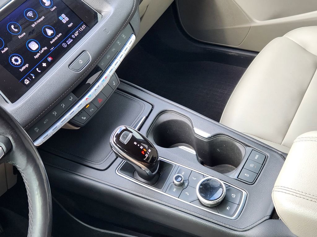 Used 2020 Cadillac XT4 Luxury w/ Cold Weather Package image 19