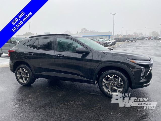 Used 2024 Chevrolet Trax LT w/ Driver Confidence Package image 8