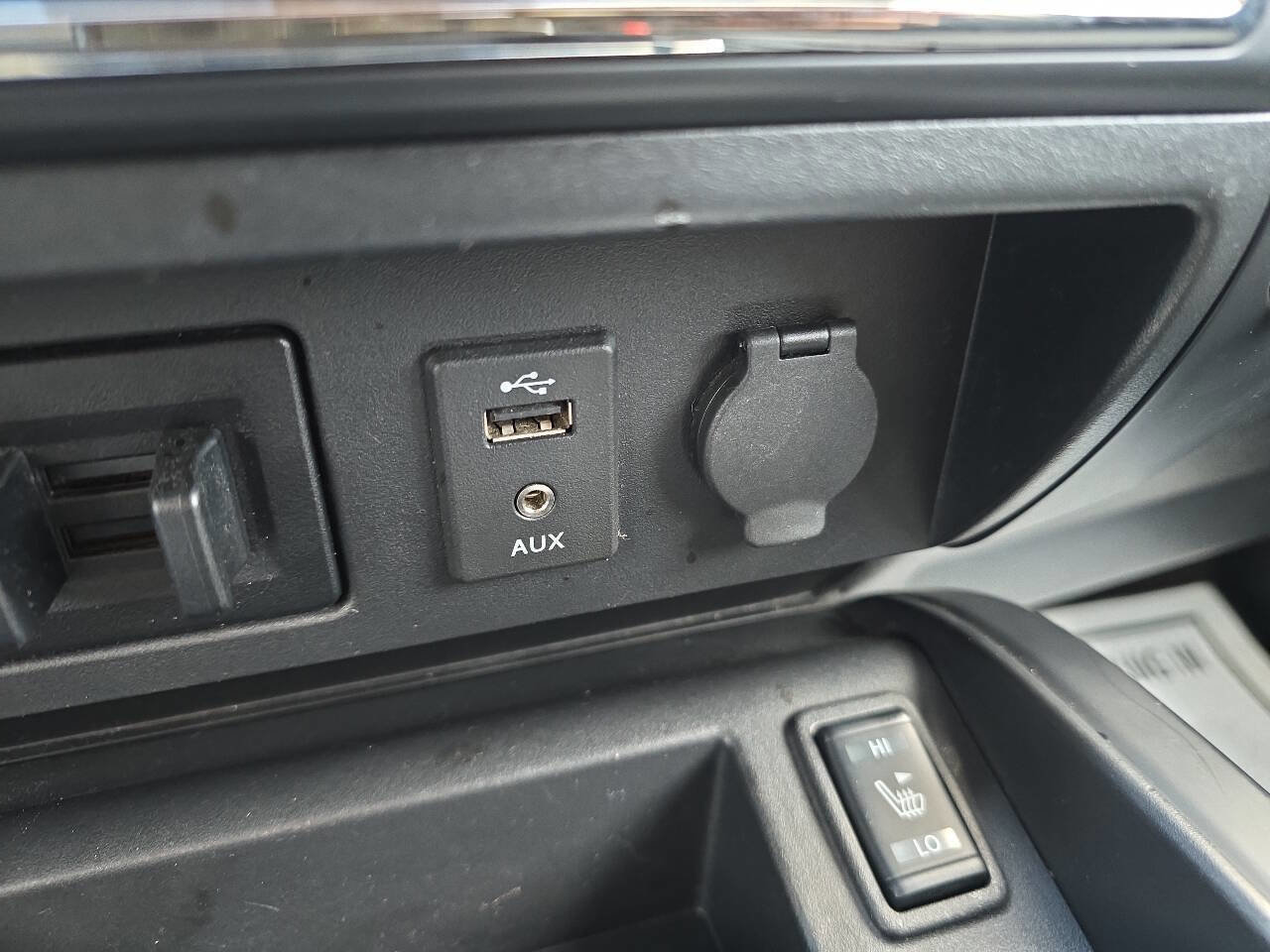 Used 2018 Nissan Titan XD image 42
