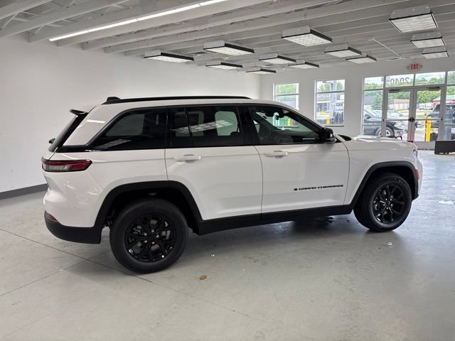 New 2026 Jeep Grand Cherokee Altitude AWD/4WD image 8