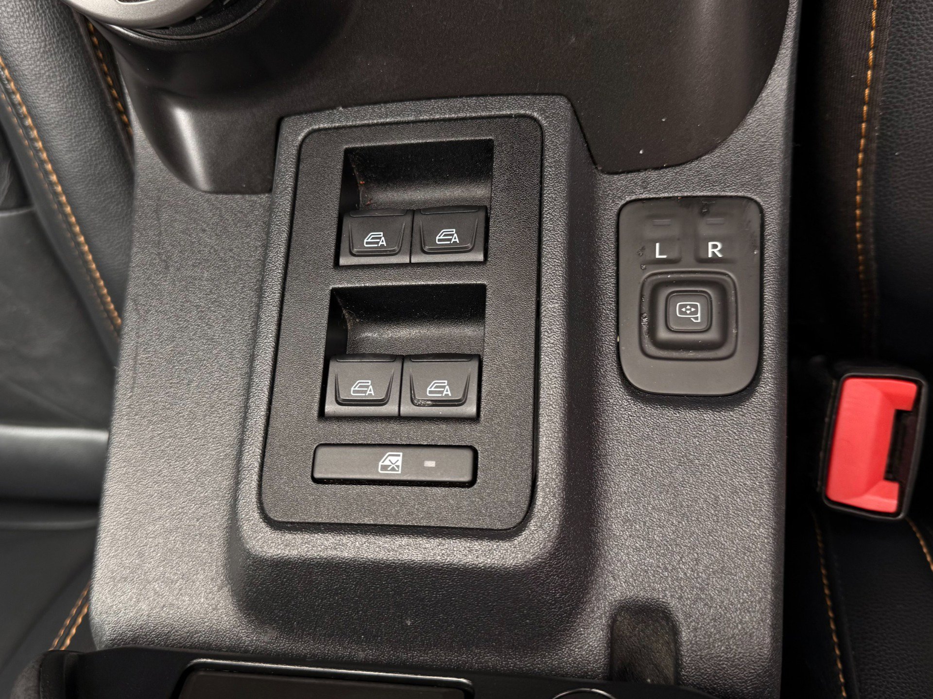 Used 2022 Ford Bronco Badlands image 25