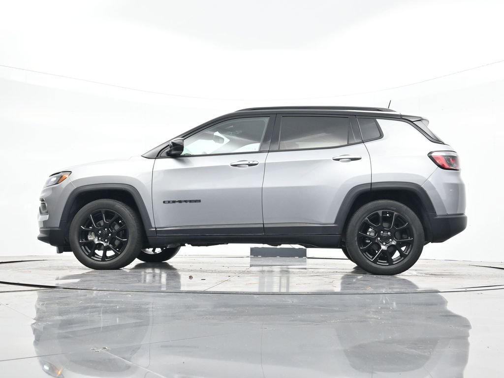 Used 2022 Jeep Compass Altitude image 41