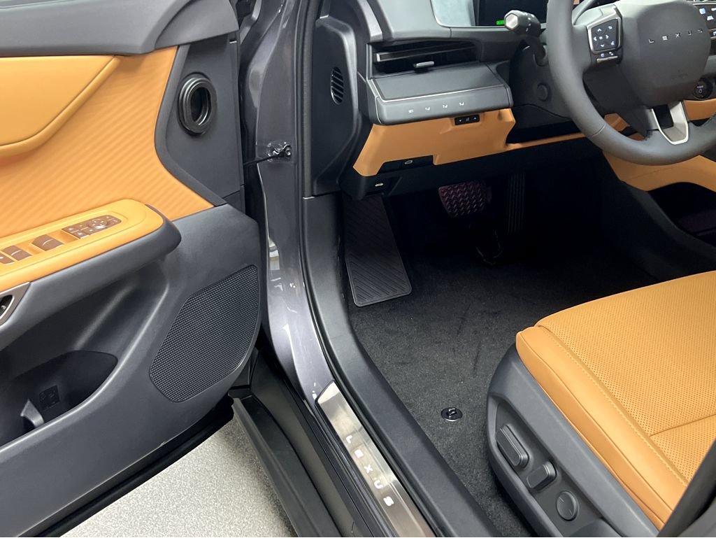New 2026 Lexus ES 500e w/ Convenience Package AWD/4WD image 8