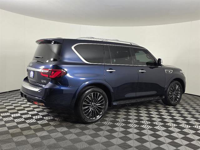 Used 2023 INFINITI QX80 Sensory w/ All-Season Package image 3