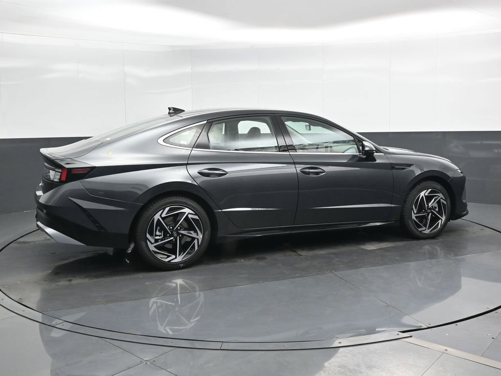 New 2026 Hyundai Sonata SEL FWD image 2