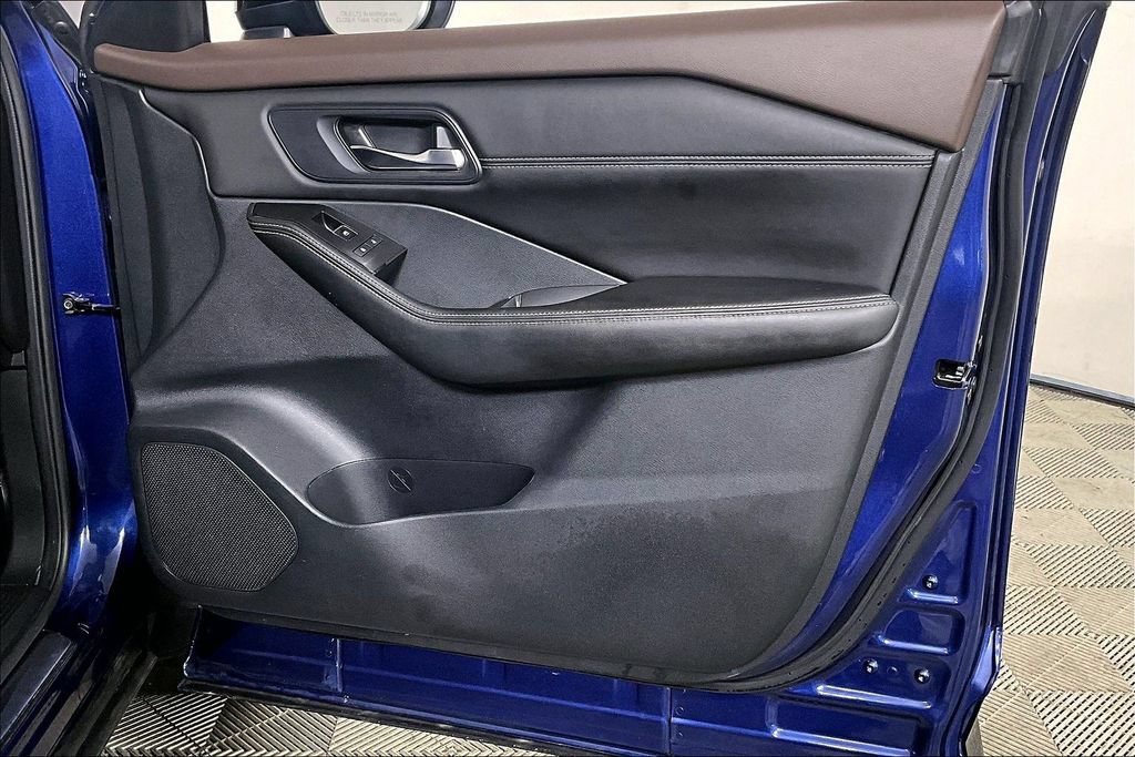 Used 2023 Nissan Rogue SL w/ SL Premium Package FWD image 24