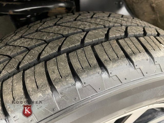 Used 2018 Toyota 4Runner Limited AWD/4WD image 9