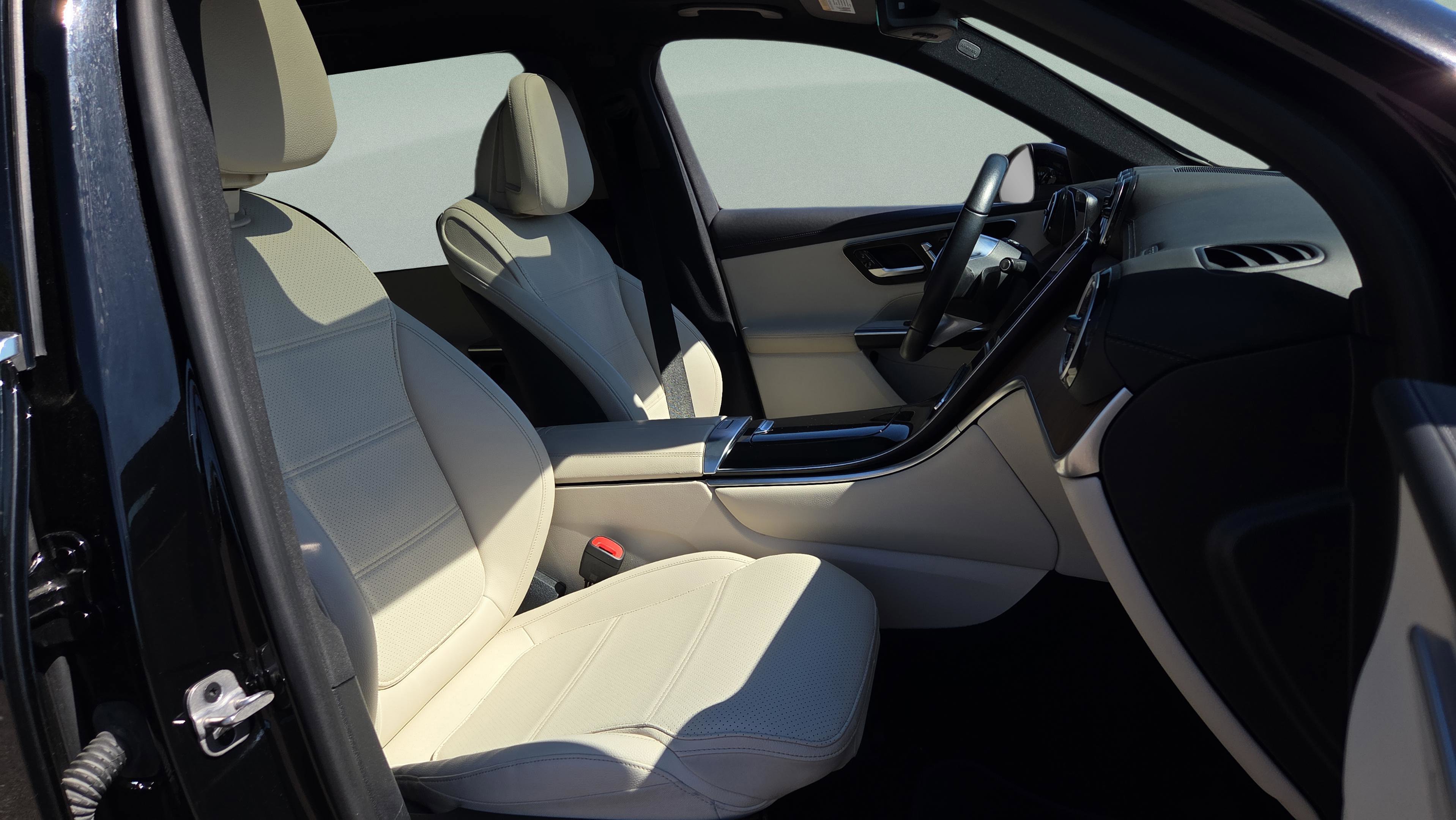 Used 2024 Mercedes-Benz GLC 300 GLC 300 4MATIC image 20