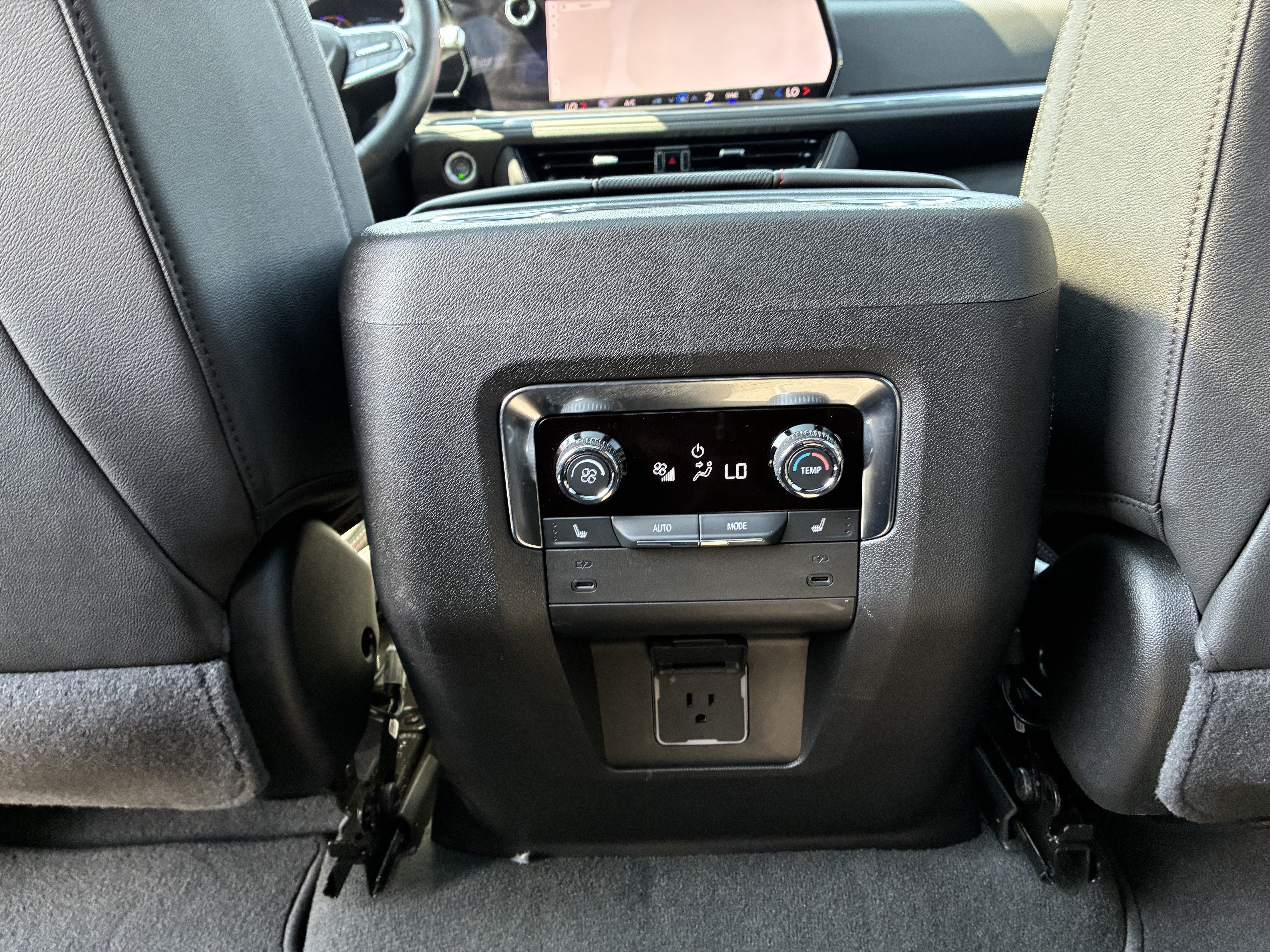 Used 2025 Chevrolet Tahoe RST w/ Comfort Package RWD image 17