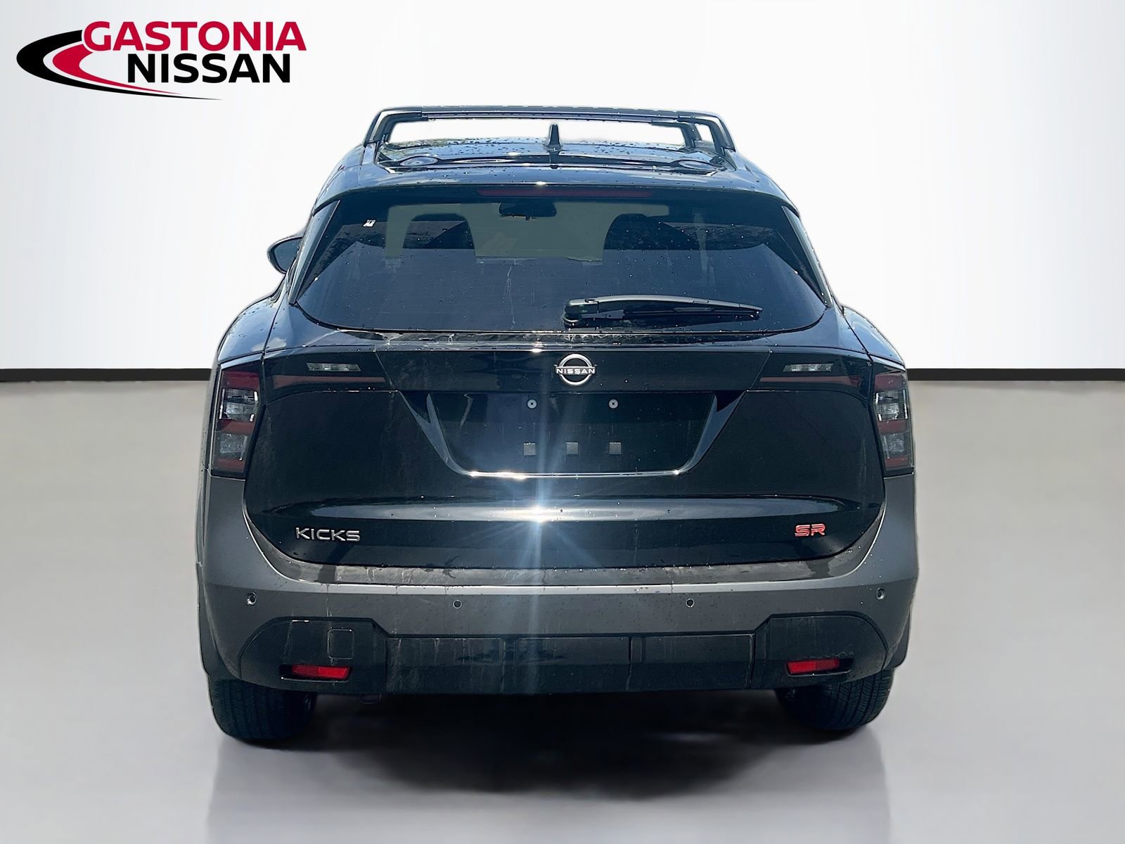 Used 2026 Nissan Kicks SR FWD image 7