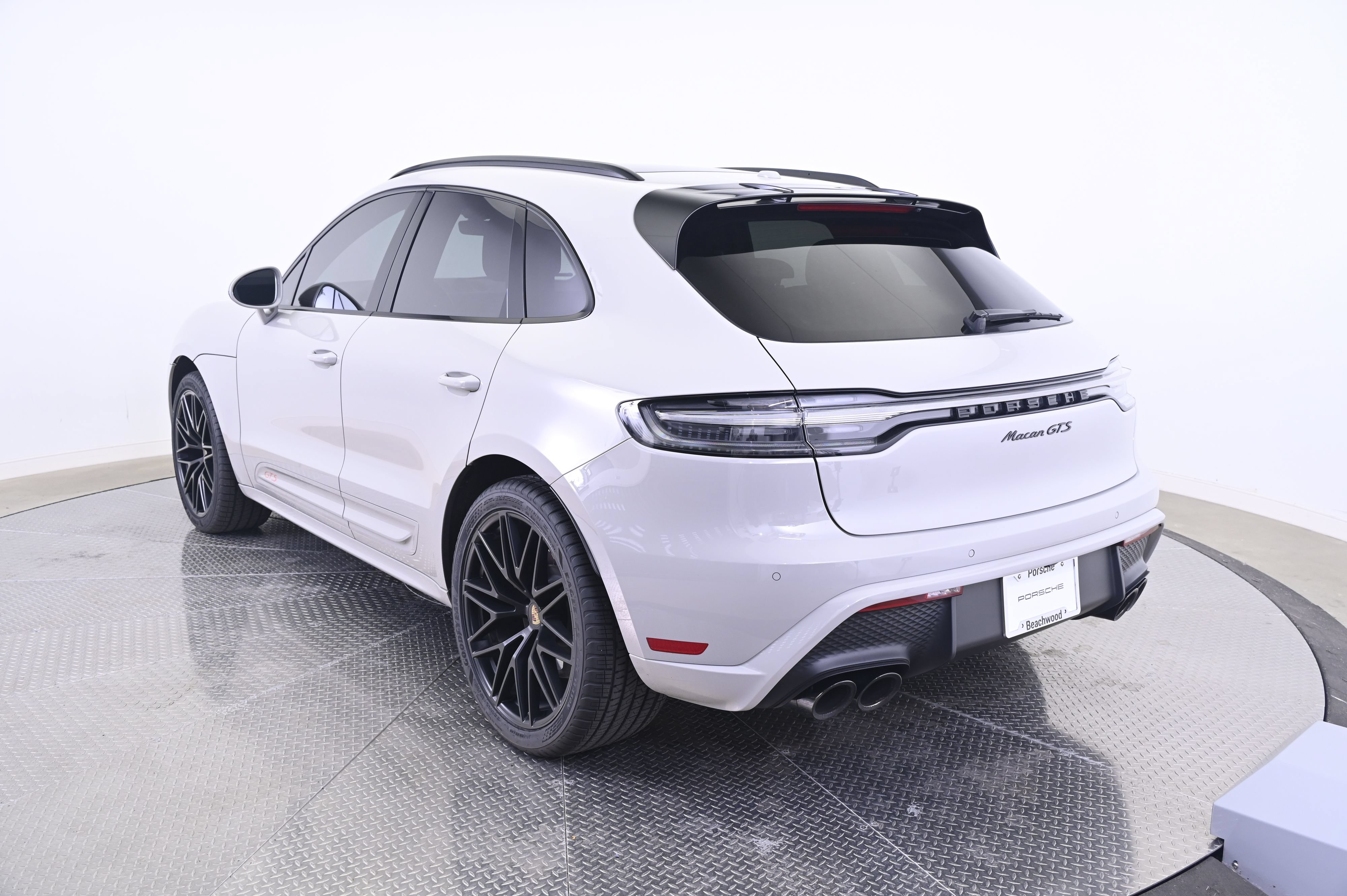 Certified 2022 Porsche Macan GTS AWD/4WD image 3