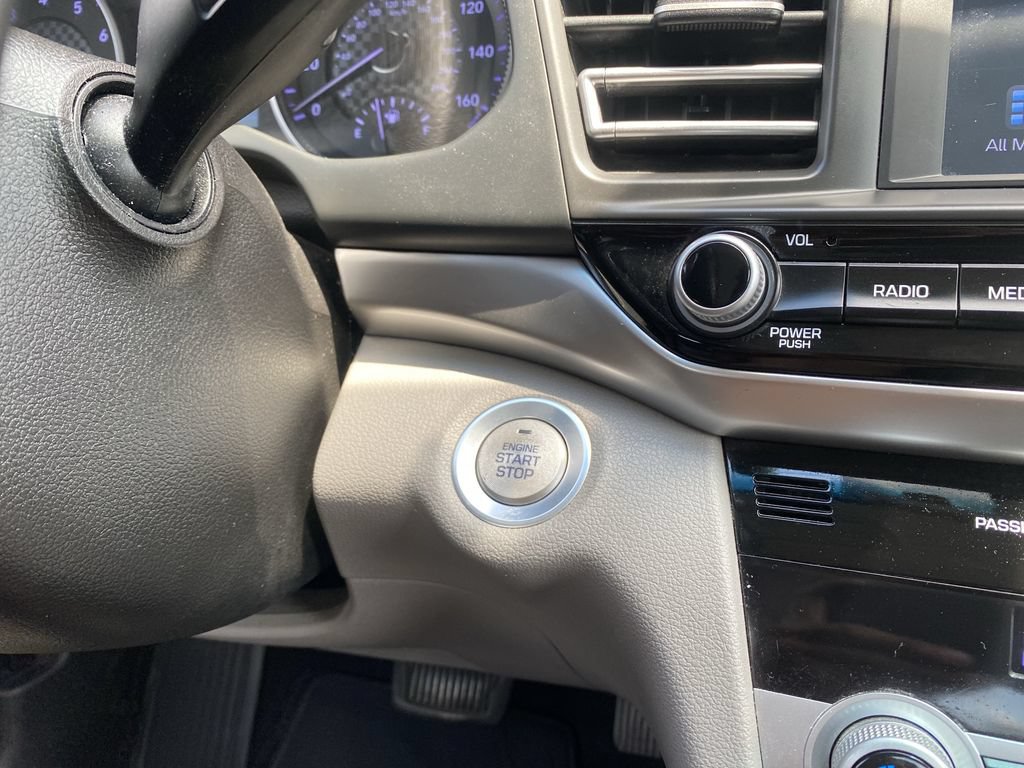 Used 2019 Hyundai Elantra Limited FWD image 23