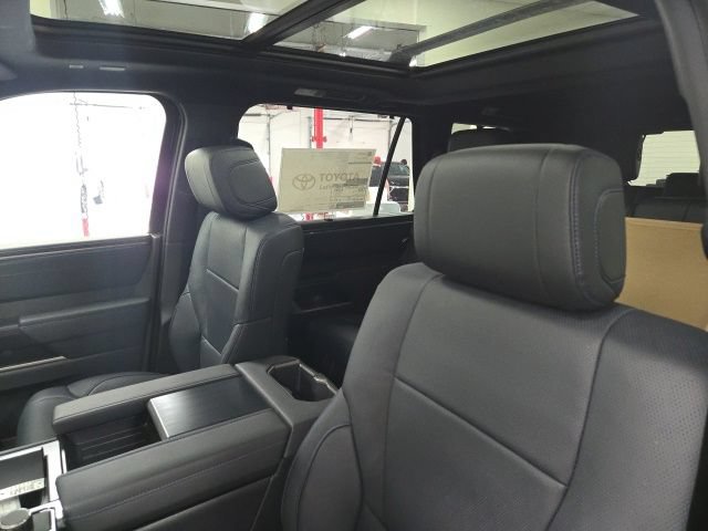 New 2026 Toyota Sequoia Platinum w/ Tow Technology Package AWD/4WD image 25
