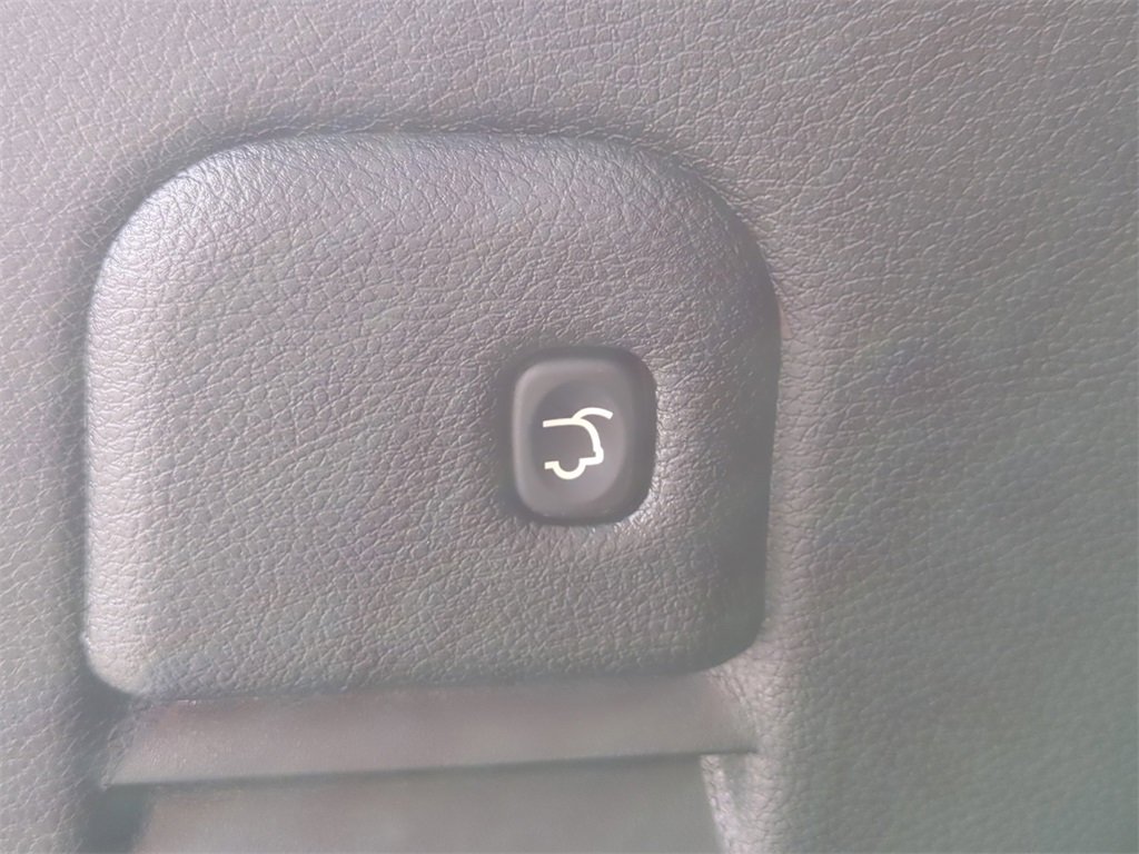 Used 2019 Jeep Grand Cherokee Limited image 15