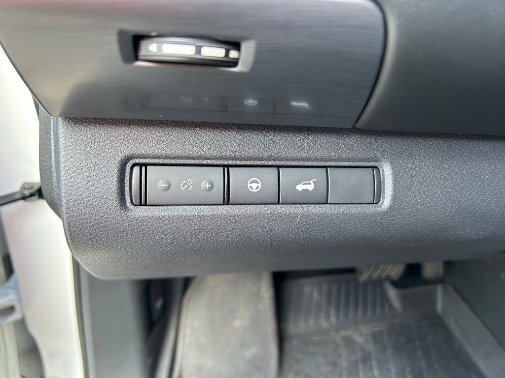 Used 2022 Nissan Pathfinder SL image 18