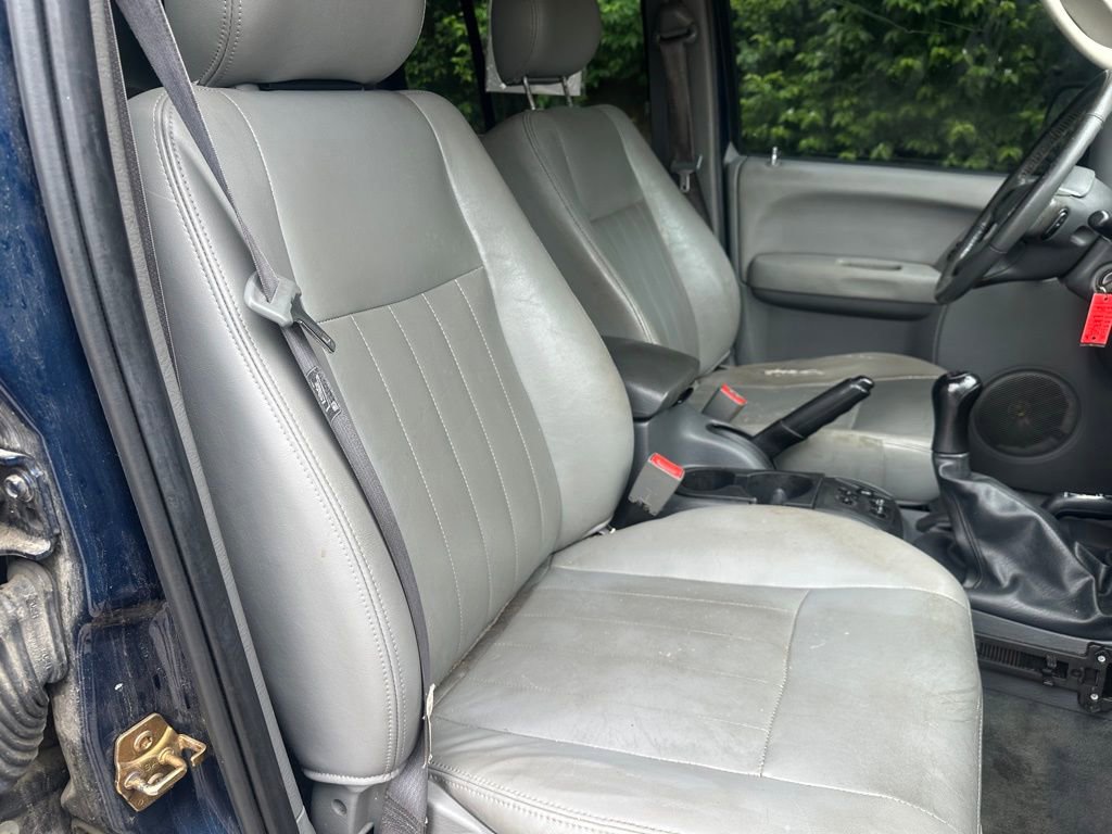Used 2005 Jeep Liberty Renegade w/ Luxury Group AWD/4WD image 7