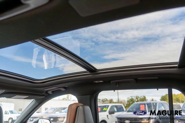 Used 2024 Lincoln Aviator Reserve w/ Equipment Group 201A image 12