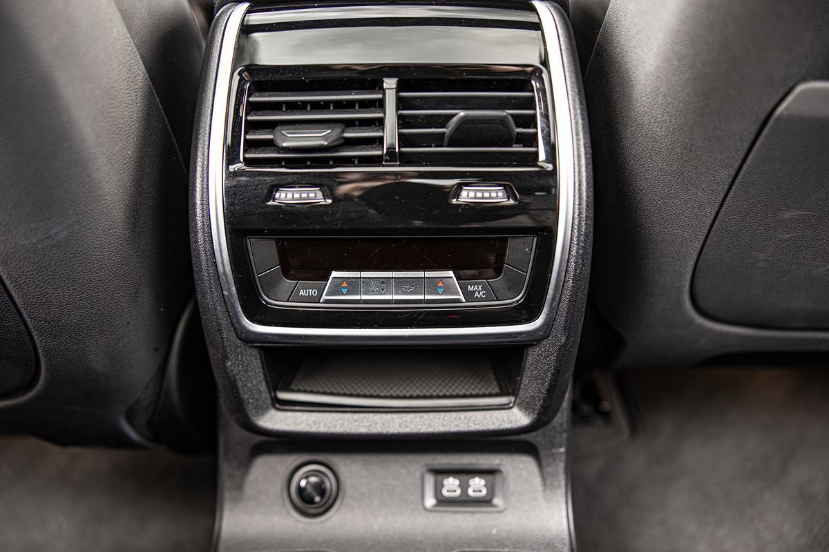 Used 2019 BMW X7 xDrive50i w/ Dynamic Handling Package image 46